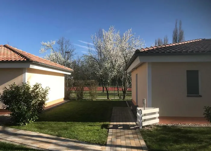 Ferienpark Senftenberg 度假居 圣弗顿堡